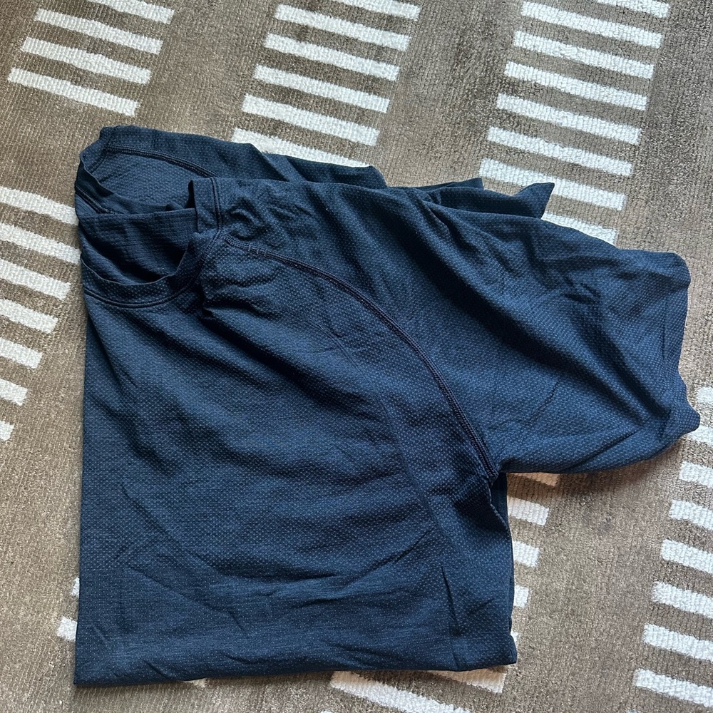 Metal vent tee shirt navy. Size large
